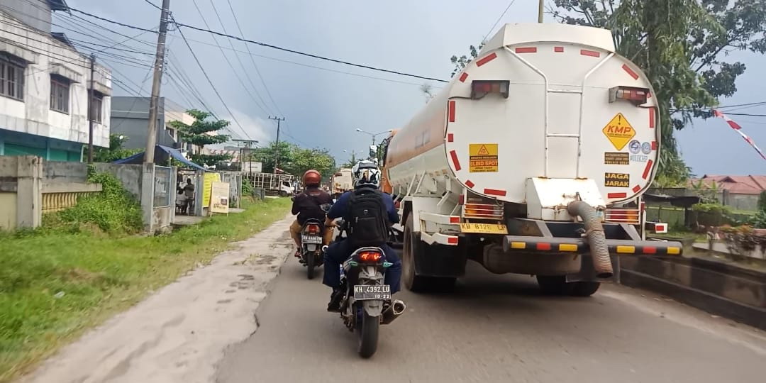 Jalan Sampit