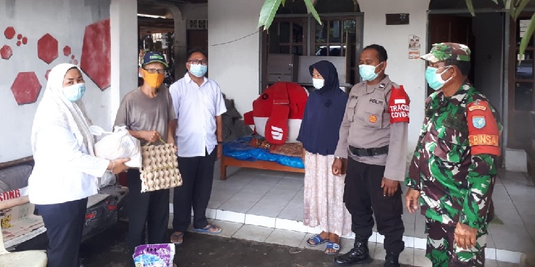 Salurkan Bantuan Sembako