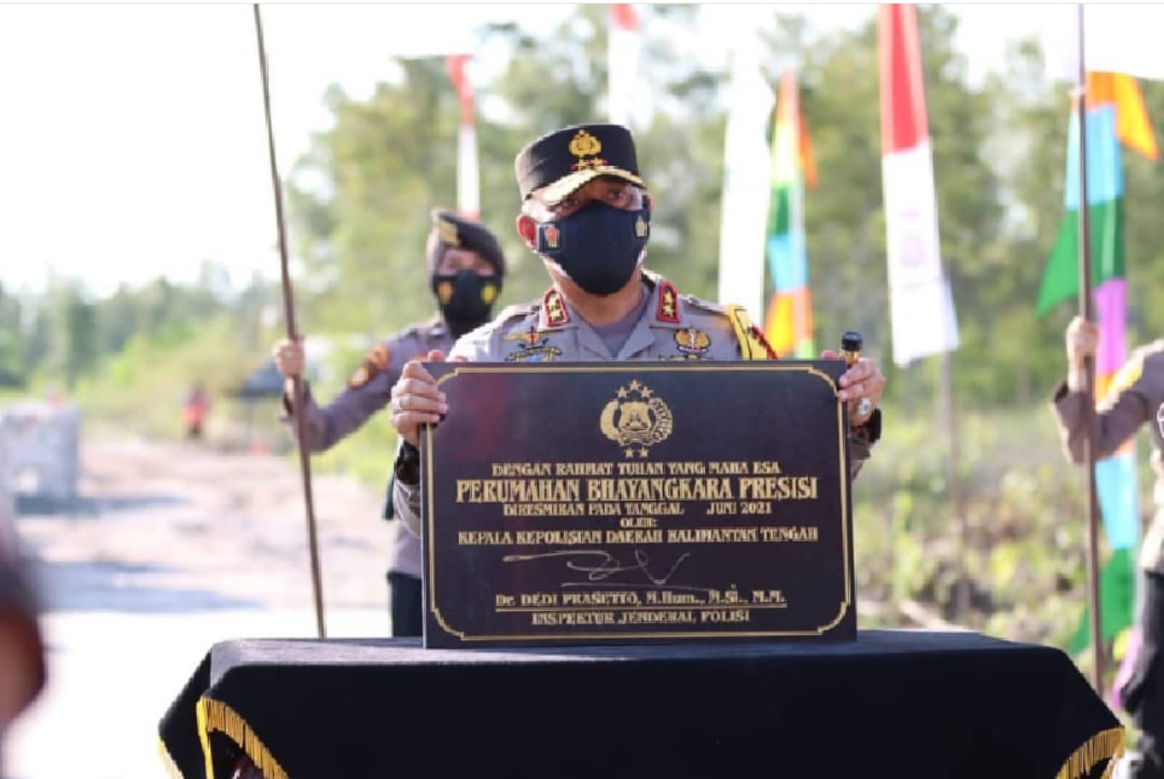 LAUNCHING: Kapolda Kalteng Irjen Pol. Dr. Dedi Prasetyo, M.Hum., M.Si., M.M mengikuti langsung launching 100 ribu unit rumah oleh Kapolri, Jumat (4/6/2021).FOTO:HUMAS POLDA