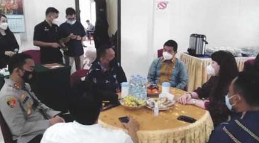 SINERGI: Bupati Barito Timur Ampera AY Mebas beserta jajaran FKPD dalam kegiatan pisah sambut ketua PN Tamiang Layang, beberapa waktu lalu.