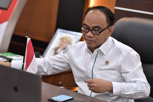 pembantu presiden Jokowi itu di anggap telah menyebarkan kebohongan, fitah dan kebencian