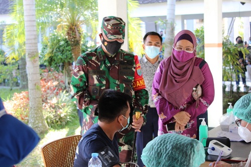 Serbuan vaksin yang di canangkan pemerintah baik itu melalui Dinas Kesehatan, Rumah Sakit dan juga TNI - POLRI