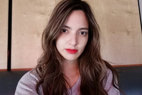 Artis Nia Ramadhani bersama Ardi Bakrie, suaminya dikabarkan diamankan petugas kepolisian