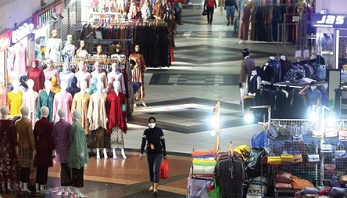 Pemerintah mulai menggeber bantuan sosial (bansos) sebagai kompensasi perpanjangan PPKM