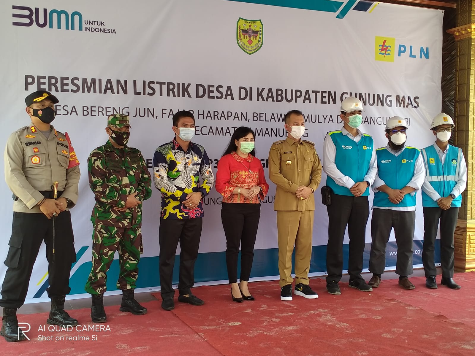 SINERGITAS : Danramil 1016-04/Manuhing Letda Caj Suwarno saat menghadiri peresmian listrik 4 desa, Kabupaten Gunung Mas, Selasa (24/8/2021). KODIM 1016/PLK UNTUK KALTENG.CO