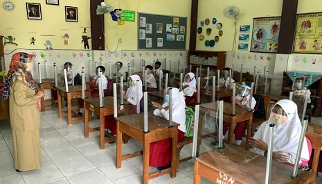 60 persen dari 540 ribu sekolah di Indonesia sudah diberikan izin untuk melaksanakan PTM terbatas