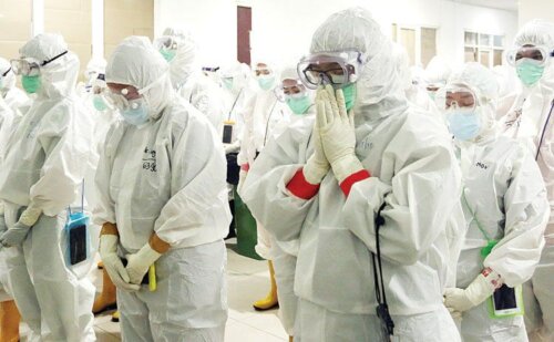 Saat ini kedua virus tersebut sudah hampir punah lantaran telah ditemukannya vaksin.