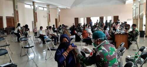 Warga Kota Palangka Raya antusias mengikuti pelaksanaan vaksinasi Covid-19 dosis kedua