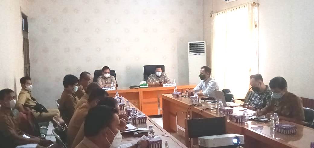RAPAT: FGD perkebunan kelapa sawit berkelanjutan yang digelar Dinas Pertanian Pulang Pisau dihadiri Sekda Pulang Pisa Tony Harisinta.