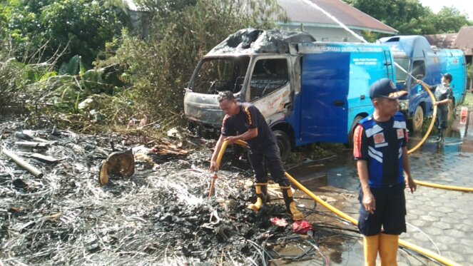 Sampah Terbakar