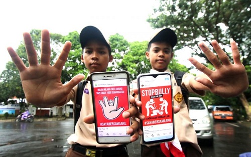 Permalukan Muridnya di Medsos