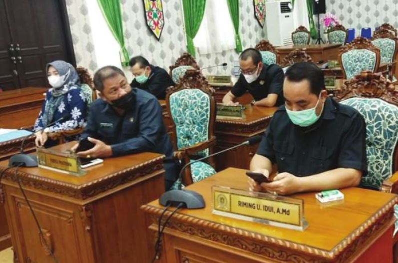 PARIPURNA: DPRD Katingan melaksanakan rapat paripurna penyampaian pendapat akhir, Selasa (2/11).