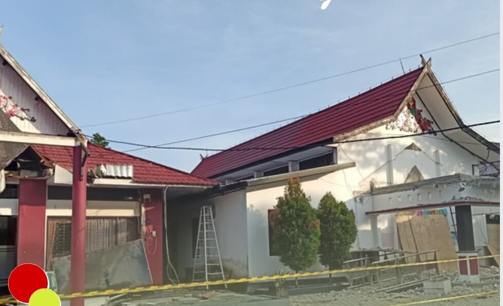 PERBAIKAN : Kantor Pelayanan Pajak Daerah yang sedang dalam tahap renovasi