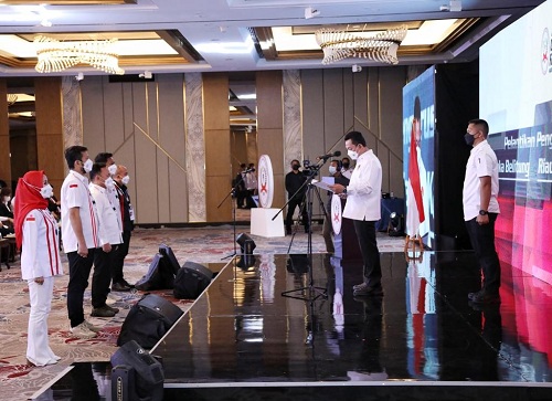 terakhir dilihat hari ini pukul 14.09 KAMIS Diteruskan KALTENG POS DIGITAL -- 10 DESEMBER 2021.pdf 20 halamanPDF11 MB 22.41 Masku 22.54 Bisa minta tolong upload berita lah 22.54 DPD NasDem Salurkan 500 Bibit Pohon Durian Bagi Poktan Kalampangan SERAHKAN BANTUAN : Ketua dan Sekretaris DPD Partai NasDem Kota Palangka Raya salurkan 500 bibit pohon durian untuk kelompok tani, Kelurahan Kalampangan, Kamis (9/12/2021). YUDA / KALTENG.CO PALANGKA RAYA, Kalteng.co – Dalam rangka mendukung serta mempertahankan eksistensi usaha pertanian di Kota Palangka Raya, DPD Partai NasDem salurkan 500 ratus bibit pohon Durian kepada kelompok tani Kelurahan Kalampangan, Kamis (9/12/2021). Sekretaris DPD NasDem Kota Palangka Raya Susi Idawati, S.P mengatakan, kegiatan yang pihaknya lakukan sebagai bentuk kepedulian terhadap para petani dalam mempertahankan eksistensi usaha pertanian. “Bantuan bibit pohon Durian sebanyak 500 buah dari Kementeri… Baca selengkapnya 22.54 Diteruskan 22.55 Shiap bisa 23.00 Alhamdulillah 23.00 Terimakasih masku 23.00 Ni d kantor kah 23.01 Iya,ada yg di gawi,stumat lagi bulik, pas ja piyan kirim pas masih di kantor bang😁neh proses upload bang 23.01 Siap terimakasih banyak masku lah.... 23.02 sama2 bang 23.02 🙏🏼 23.03 DPD NasDem Salurkan 500 Bibit Pohon Durian Bagi Poktan Kalampangan PALANGKA RAYA, Kalteng.co – Dalam rangka mendukung serta mempertahankan eksistensi usaha pertanian di Kota Palangka Raya, DPD Partai NasDem salurkan 500 ratus bibit pohon Durian kepada kelompok tani Kelurahan Kalampangan, Kamis (9/12/2021). Sekretaris DPD NasDem Kota Palangka Raya Susi Idawati, S.P mengatakan, kegiatan yang pihaknya lakukan sebagai bentuk kepedulian terhadap para petani dalam mempertahankan eksistensi usaha pertanian. “Bantuan bibit pohon Durian sebanyak 500 buah dari Kementerian Pertanian Pusat, Alhamdulillah telah di salurkan, dan di terima langsung oleh pimpinan kelompok tani Kelurahan Kalampangan, bapak Yono beserta beberapa anggotanya dan disaksikan pihak Balai Tanaman Holtikura (BTH) Provinsi Kalteng sebagai lembaga penyalur bantuan,”kata Susi kepada Kalteng.co, Kamis (9/12/2021). Srikandi Partai Nasdem yang juga menjabat sebagai Wakil Ketua I di Komisi B DPRD Kota Palangka Raya ini berharap. Bantuan yang telah pihaknya salurkan dapat di tanam dan di rawat dengan baik. “Selalu di jaga pertumbuhannya, dengan harapan apabila sudah berbuah nantinya di saat 5-6 tahun kedepan. Dapat berdampak ekonomis bagi kelompok tani,”ucap Susi. Selebihnya Susi mengucapkan terimakasih kepada Menteri Pertanian (Mentan) Republik Indonesia (RI). kalteng.co https://kalteng.co/berita/dpd-nasdem-salurkan-500-bibit-pohon-durian-bagi-poktan-kalampangan/ 23.09 beres bang 23.09 Alhamdulillah 23.09 Siap... 23.09 Trimakasih lagi masku🙏🏼😂 23.09 sam2 bang,... 23.10 Diteruskan KALTENG POS DIGITAL -- 12 DESEMBER 2021.pdf 8 halamanPDF1 MB 21.08 Stiker tanpa label 21.40 KEMARIN Diteruskan KALTENG POS DIGITAL -- 13 DESEMBER 2021.pdf 20 halamanPDF11 MB 21.39 Stiker tanpa label 22.01 Siaaaaaaaap 22.04 Ooom 22.58 😂 😂 😂 22.58 Titip upload masih bisa kah 22.59 Gubernur Kalteng Pimpin ISSI Kalteng