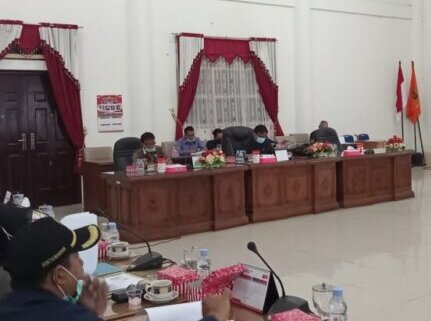 DPRD Bersama Disdagkop Barsel Bahas Raperda