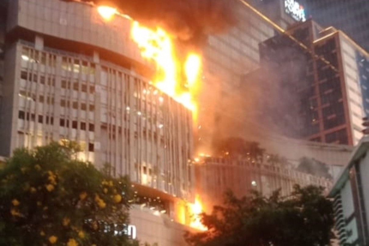 Kebakaran Tunjungan Plaza dapat Dipadamkan