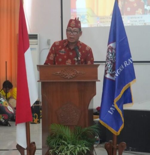 Hadiri Pelaksanaan Wisuda IAHN