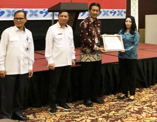 Komitmen Tekan Stunting, Bartim Terima Dua Penghargaan