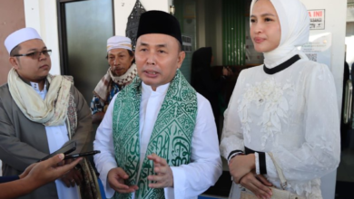Gubernur dan keluarga Salat Ied di MRD