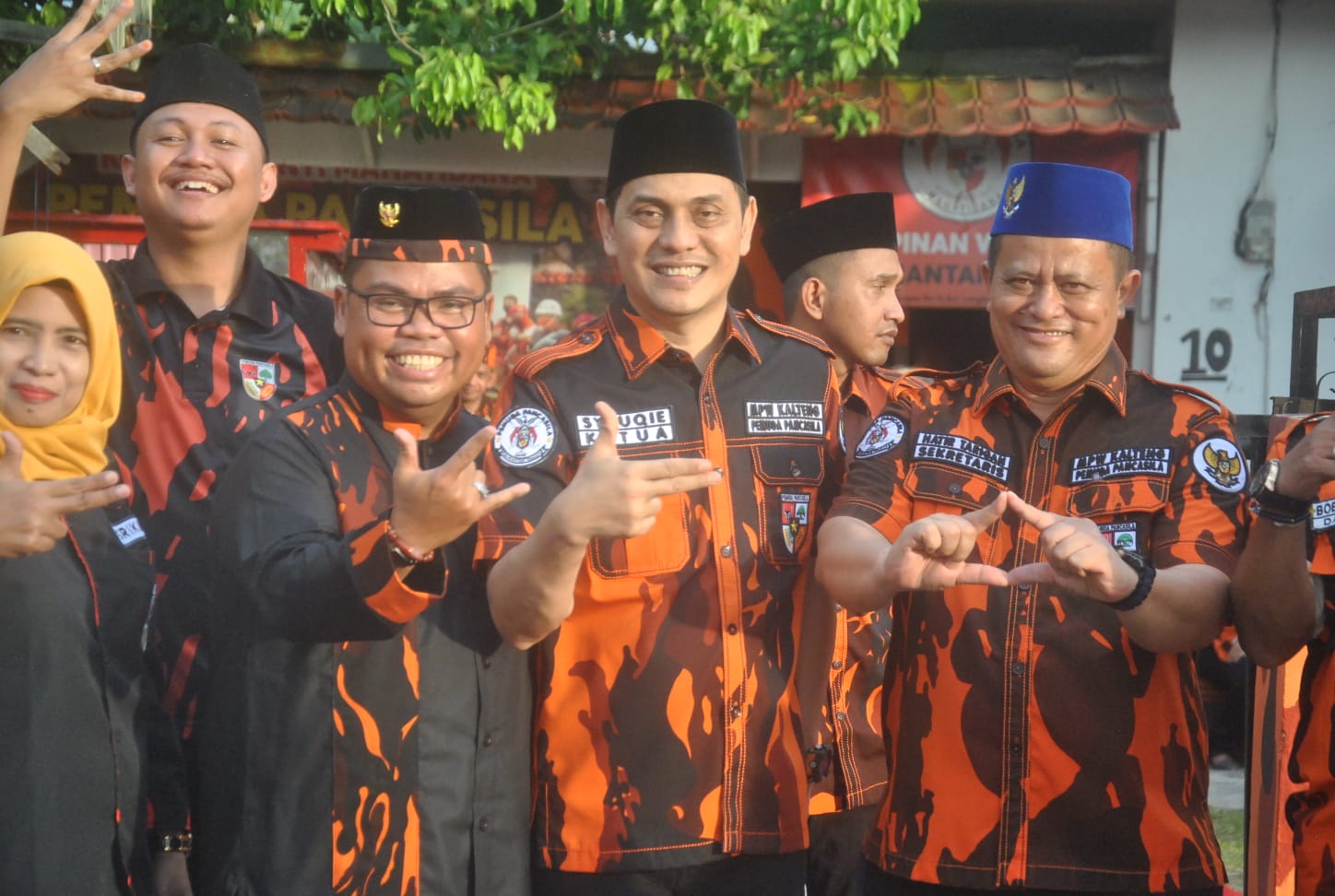 SINERGIS : Ketua MPW PP Kalteng Muhammad Syauqie beserta pengurus PP selalu menjaga kekompakan. YUDA / KALTENG.CO