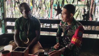 Satgas Yonif R 631/Atg Terima Kunjungan Kepala Suku Jongko