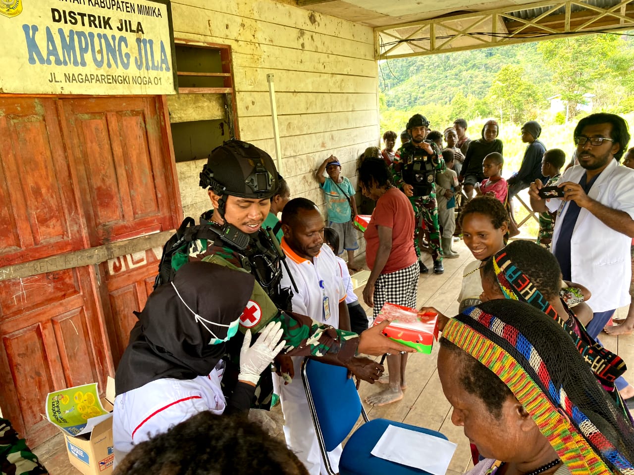 Pemeriksaan Kesehatan Warga Kampung Momoge Secara Gratis