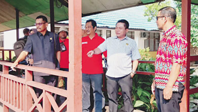 Anggota DPRD Kapuas Thosibae Limin, mendampingi Ketua DPRD Kalteng H Wiyatno, melaksanakan kunjungan di SMK Negeri 1 Kuala Kapuas