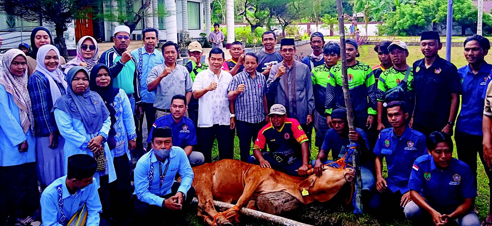 Bupati Barito Timur Ampera AY Mebas