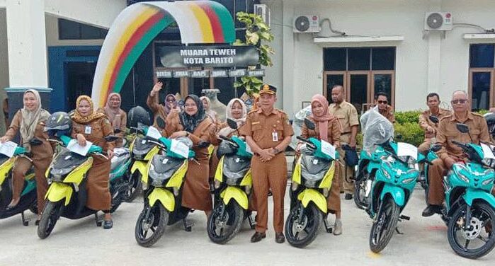 Disdik Serahkan 20 Kendaraan Roda Dua