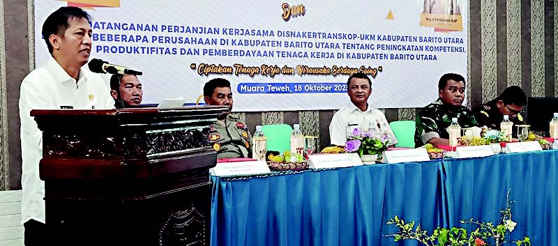 Disnakertranskop Barito Utara Membuka Rapat Ketenagakerjaan