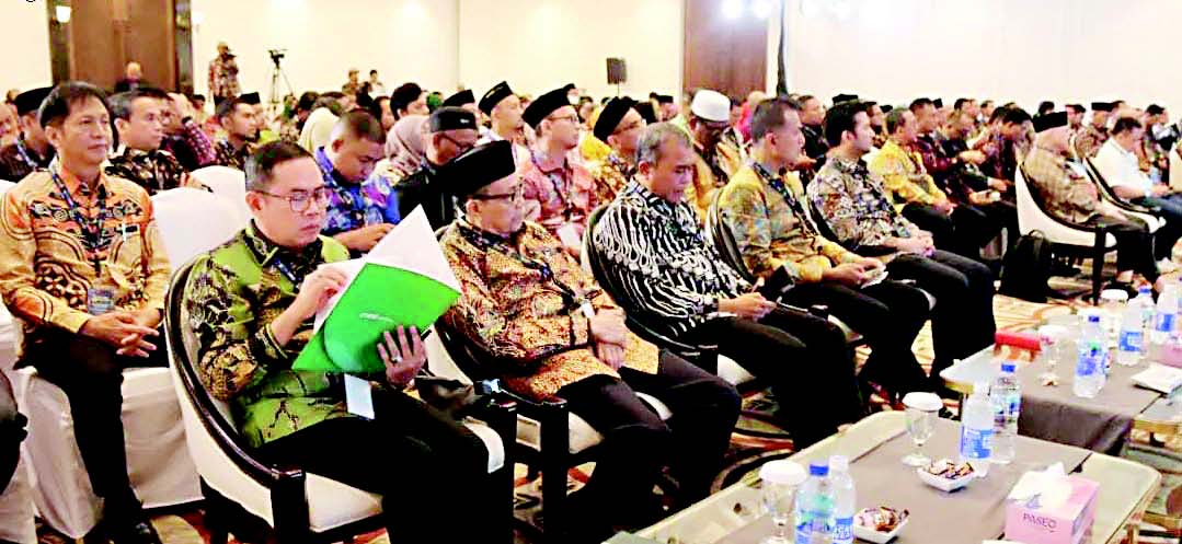 Menghadiri Sharia Economic Leaders Forum