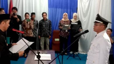 Pj Bupati Melantik Kades PAW Desa Pendreh