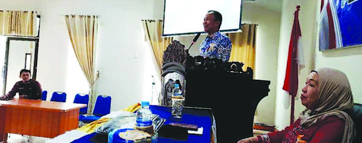 Staf Ahli Bupati Bidang Ekonomi dan Keuangan Hery Jhon Setiawan saat pembukaan Bimtek Pengelolaan Badan Usaha Milik Desa (Bumdes)