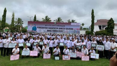 Pj. Bupati Barsel Deddy Winarwan saat bersama para pejabat ASN