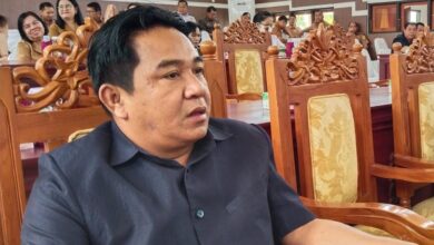 Anggota DPRD Gunung Mas Carles Prenky