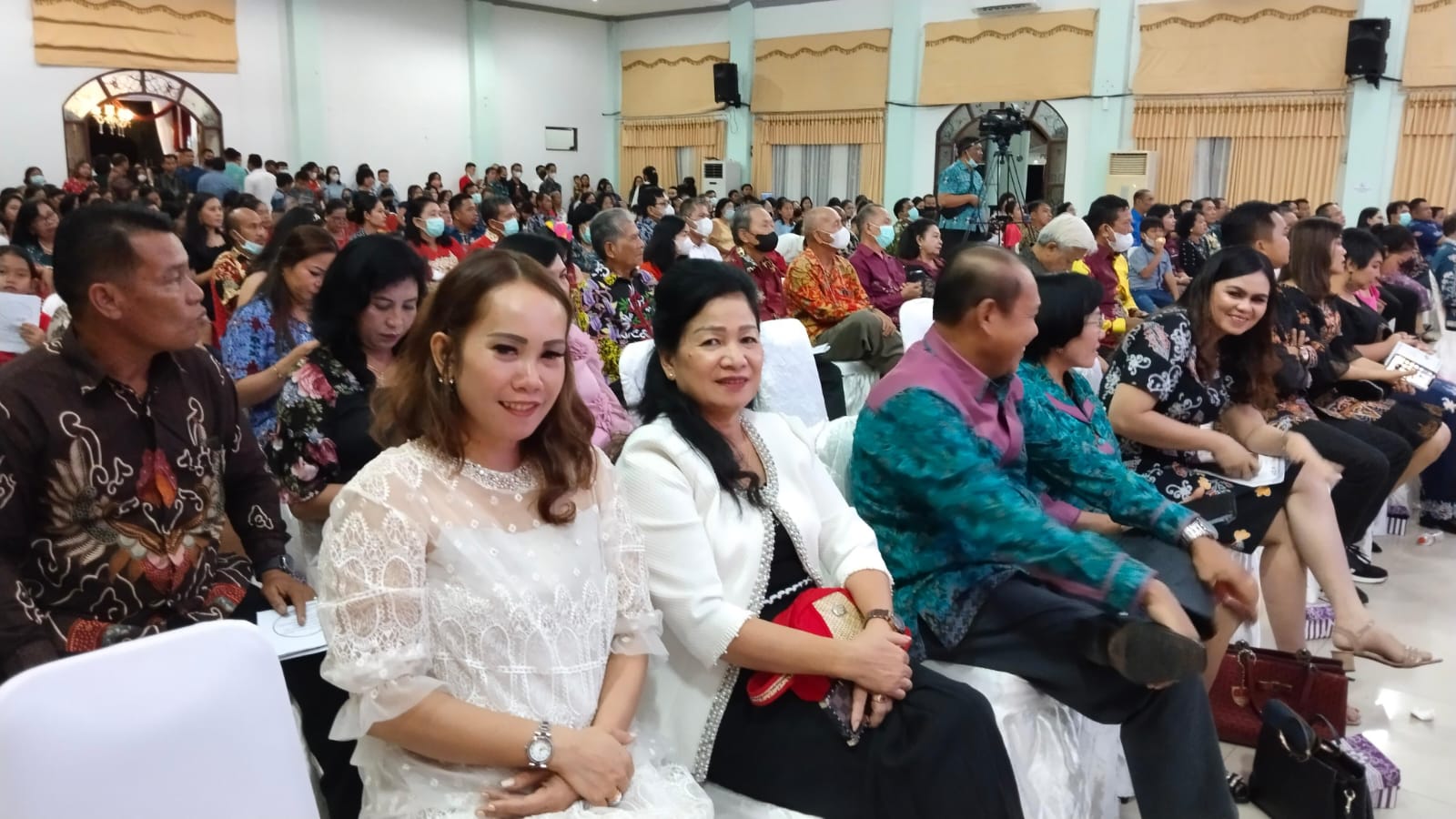 Anggota DPRD Gunung Mas Nomi Aprilia