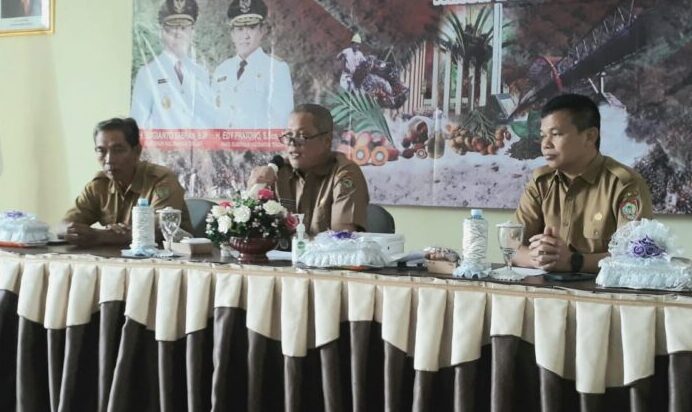 Disbun Kalteng Gelar Rapat Penetapan Harga Kelapa Sawit