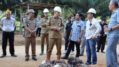Ratusan SK Petani Diserahkan Bupati Gunung Mas di PT KAP
