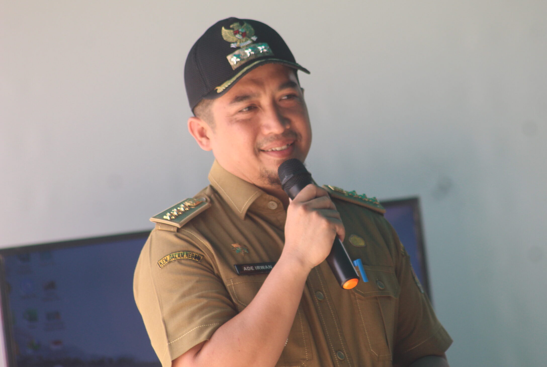 Camat Kamipang Ade Irwan