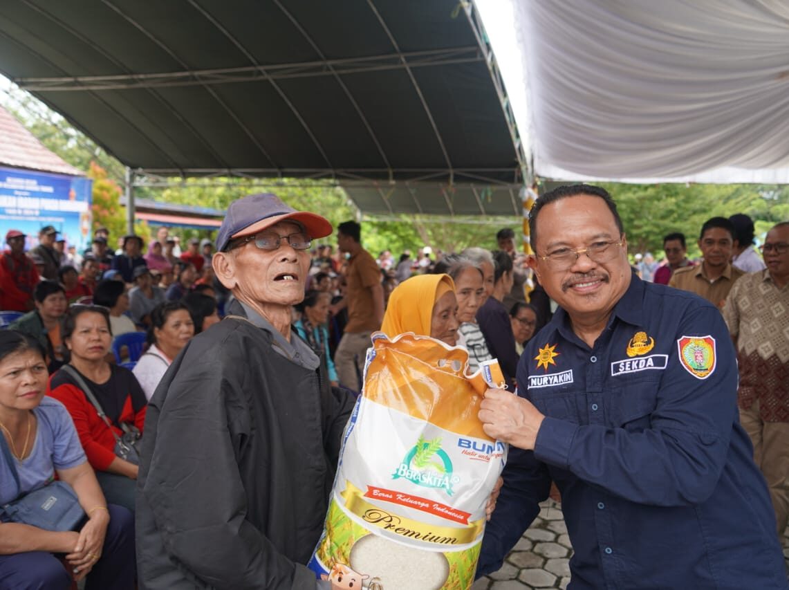 Sekda Kalteng Buka Pasar Murah di Kabupaten Barito Utara