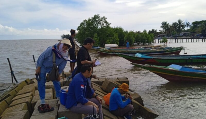 Pelatihan Sylvofishery di Desa Teluk Bogam