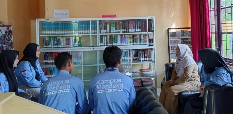 Sejumlah Mahasiswa Perguruan Tinggi Ternama Kunjungi Dispursip Seruyan