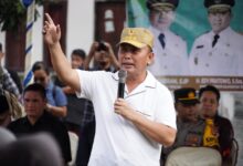 Gubernur Sugianto Sabran Salurkan 3.500 Paket Sembako Gratis