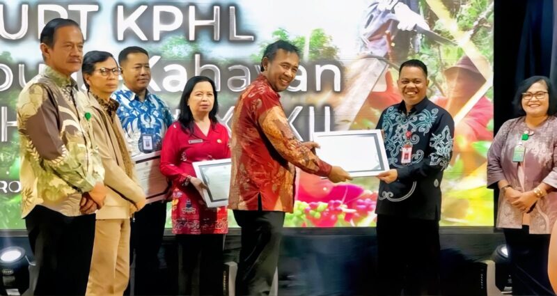 Kadishut Kalteng Agustan Saining Raih Penghargaan Prestisius dari KLHK