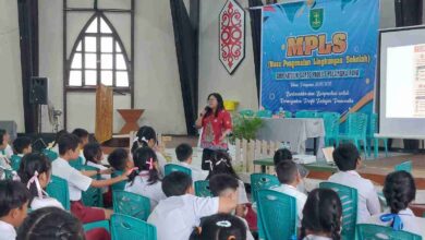 Psikolog RSJ Kalawa Atei Berikan Pembekalan Kesehatan Mental Remaja pada Siswa Baru SMPK