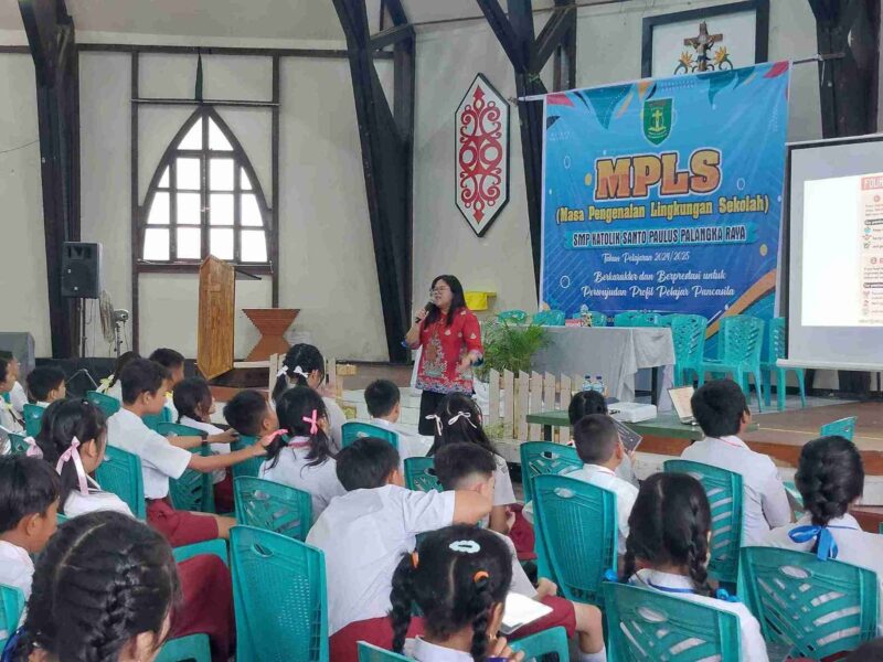 Psikolog RSJ Kalawa Atei Berikan Pembekalan Kesehatan Mental Remaja pada Siswa Baru SMPK
