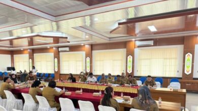 Kepala Dinas ESDM Prov.Kalteng membuka acara dan memberikan arahan FGD