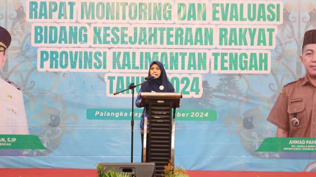 Wakili Gubernur Kalteng, Asisten Ekbang Sri Widanarni Buka Rapat Monitoring dan Evaluasi Kesejahteraan Rakyat 2024
