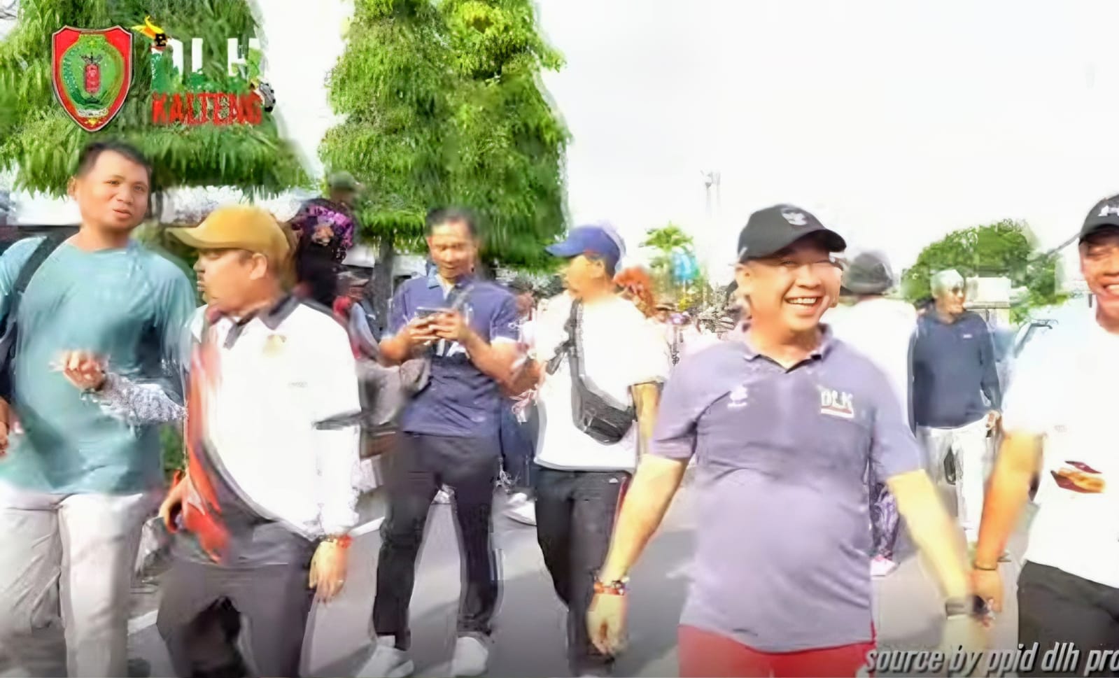 Kadis Lingkungan Hidup Ikuti Jalan Sehat Kalteng Berkah Bersama Gubernur di Pangkalan Bun