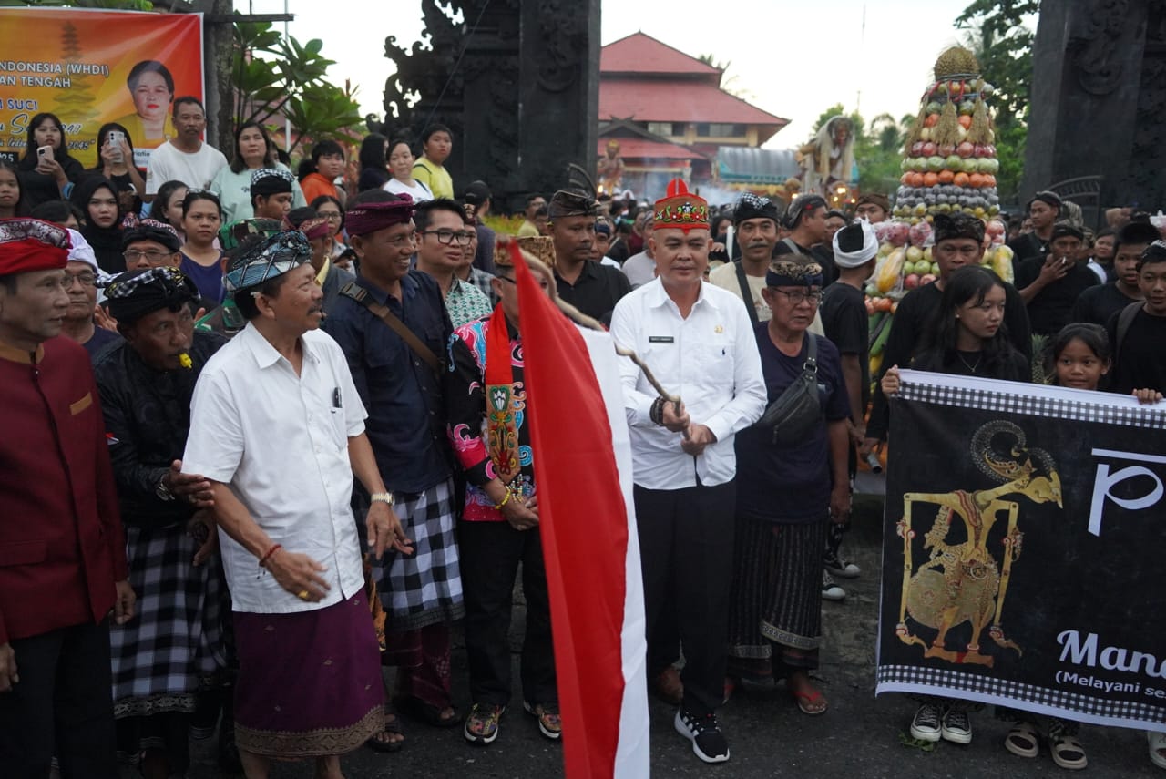 Kasatpol PP Kalteng Lepas Pawai Ogoh-Ogoh Rangkaian Perayaan Hari Suci Nyepi